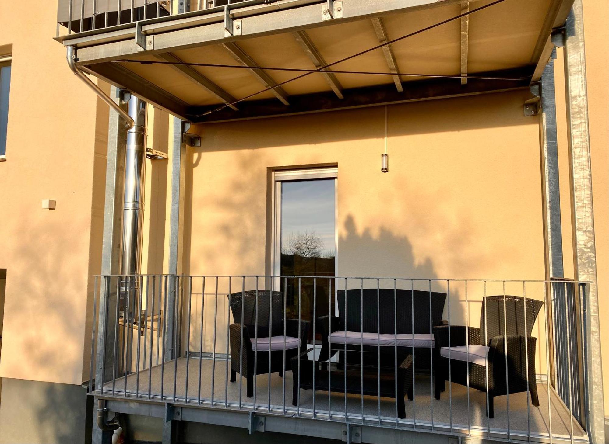 Hochwertige Ferienwohnung Mit 7Qm Balkon, Netflix, Kaffeeautomat, Rainshower Bad Zwickau Esterno foto